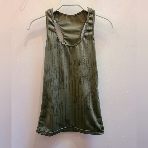 Lululemon Green Racerback Tank in Olive Green Leaf Print  - Size 4 - Picture 1 of 7